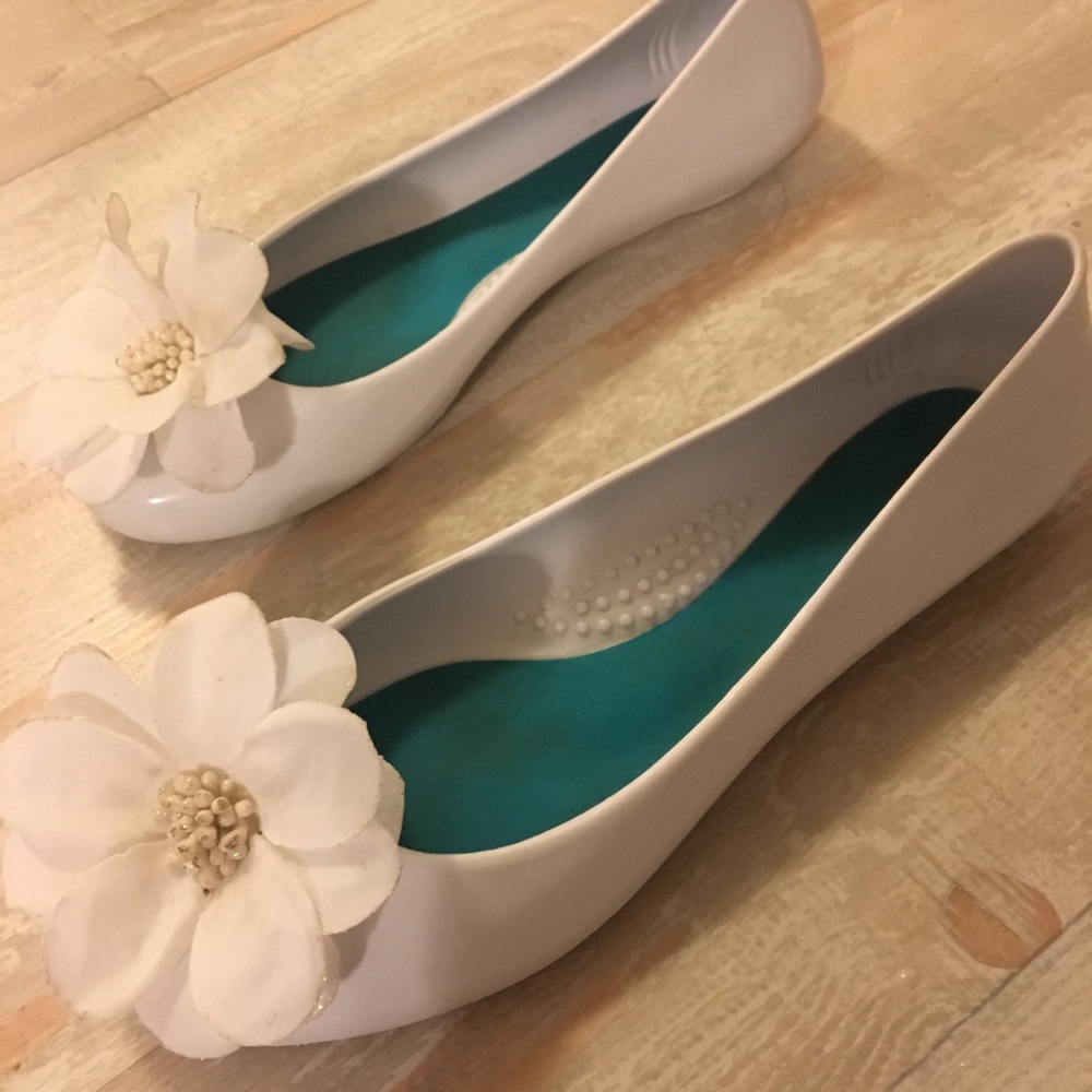 Oka white shoes